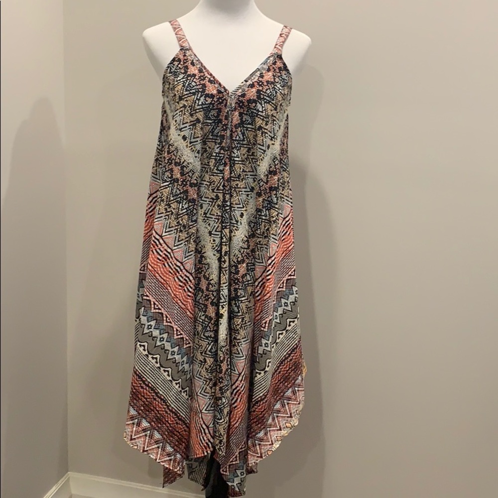 Sleeveless V-neck handkerchief dress